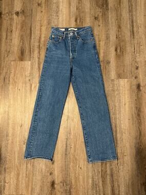 Levi's Women’s Ribcage Straight Jeans Size 25